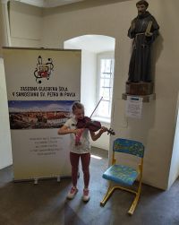 Moder stol -Zasebna glasbena šola Ptuj